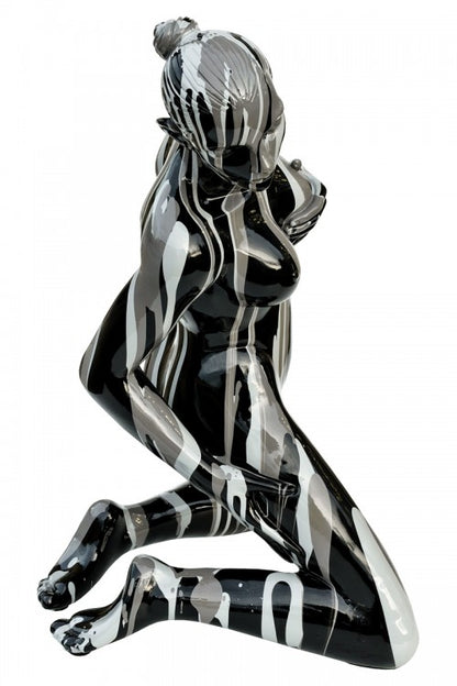 Amorous Lady sculpture 1